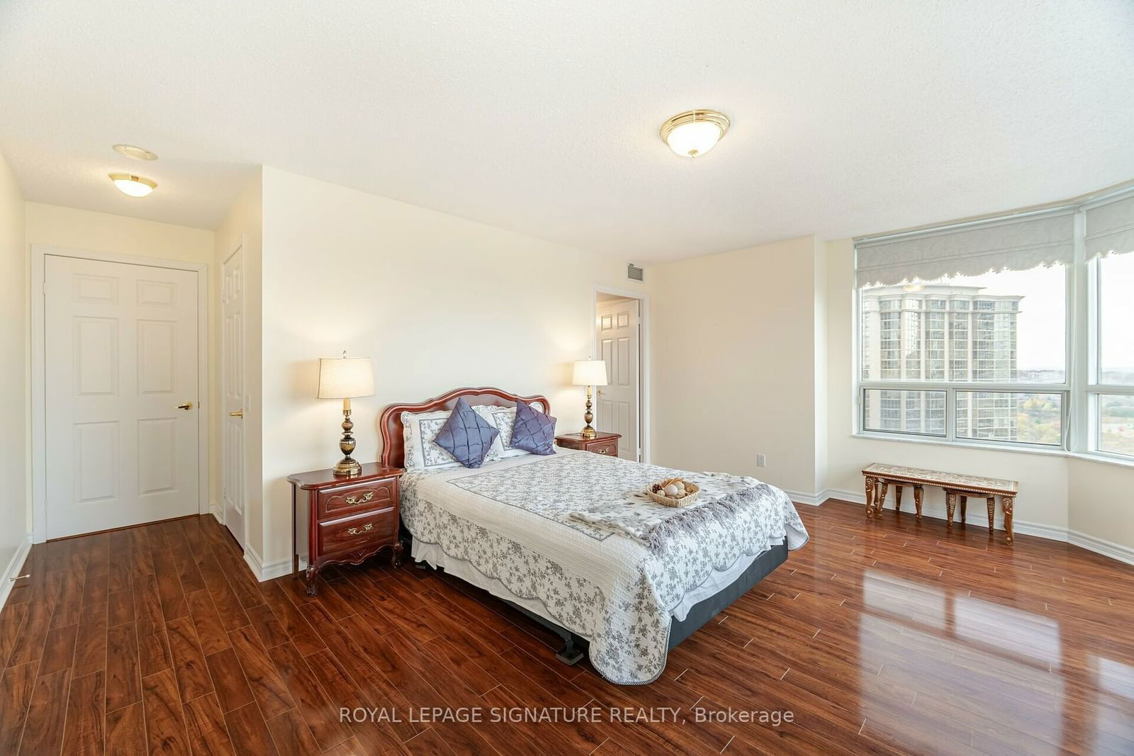 35 Kingsbridge Garden Circ, unit 1705 for sale