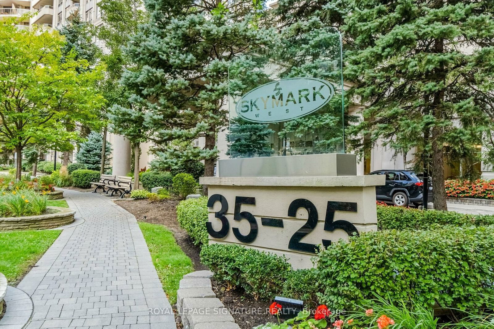 35 Kingsbridge Garden Circ, unit 1705 for sale