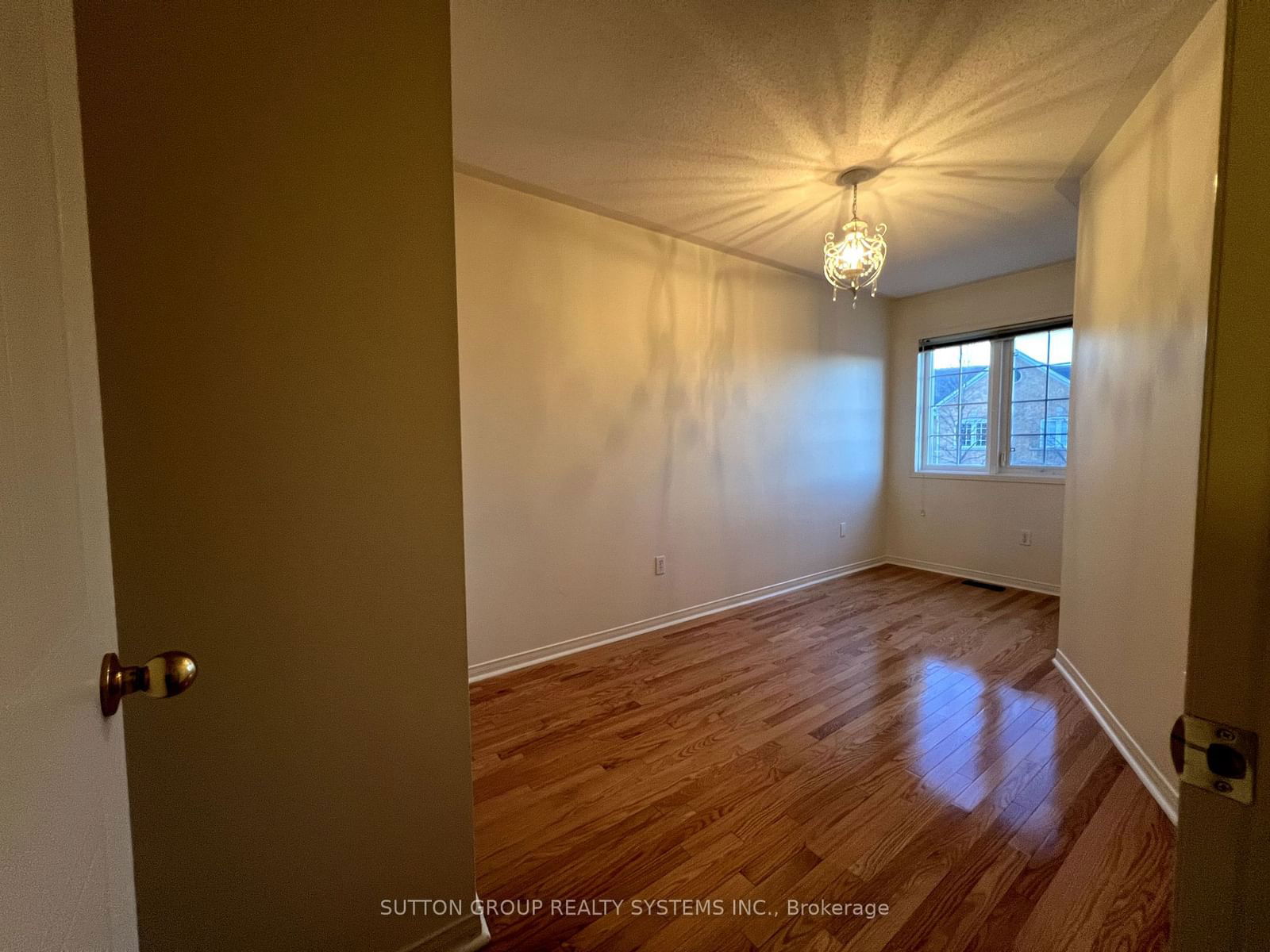 1920 St Clair Ave W for rent 