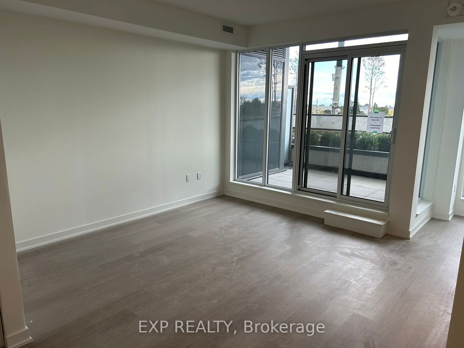 859 The Queensway, unit 209 for rent