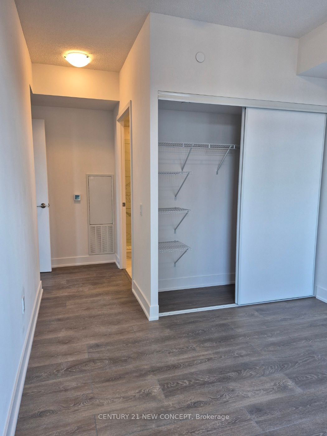 204 Burnhamthorpe Rd E, unit 1703 for rent