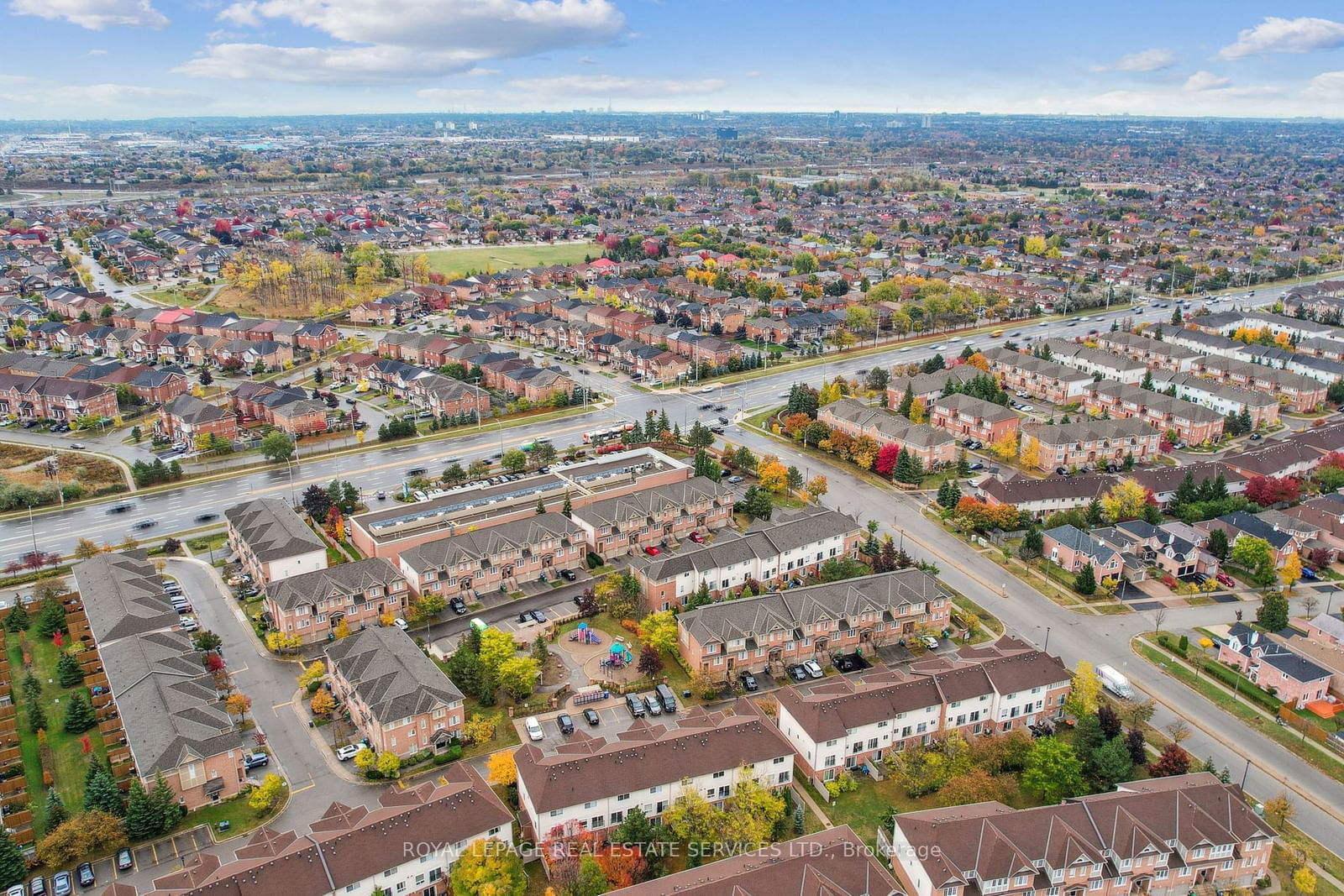 Scollard Court Townhomes, Mississauga, Toronto