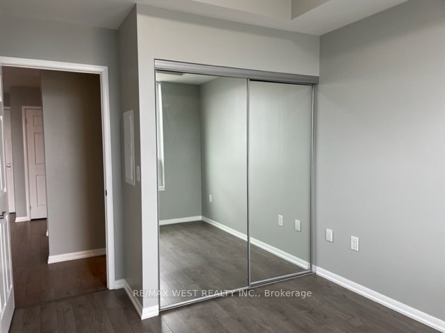 3091 Dufferin St, unit 801 for rent