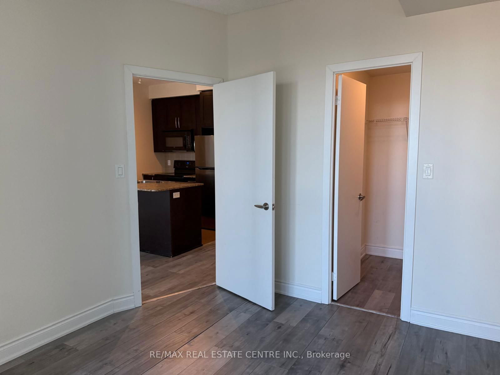 4070 Confederation Pkwy, unit 1808 for rent