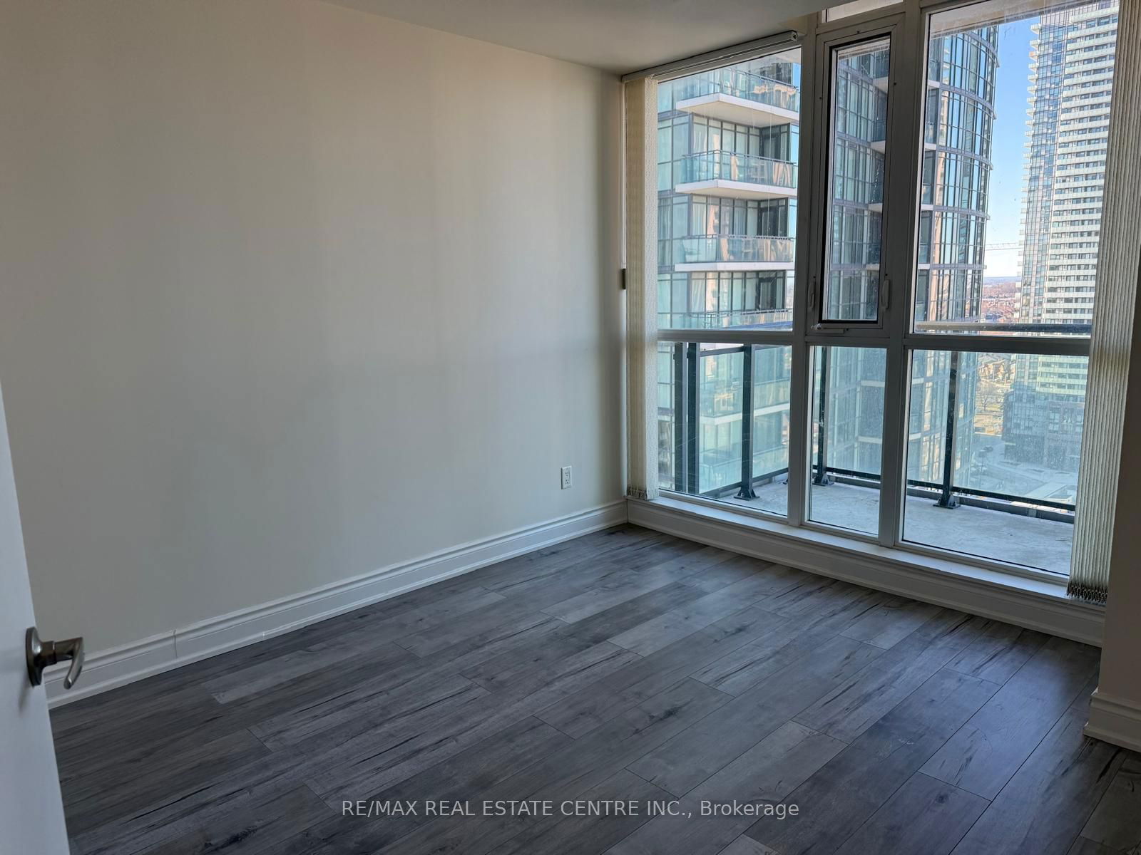 4070 Confederation Pkwy, unit 1808 for rent