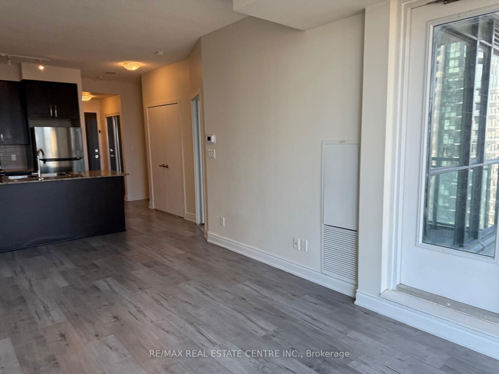 4070 Confederation Pkwy, unit 1808 for rent