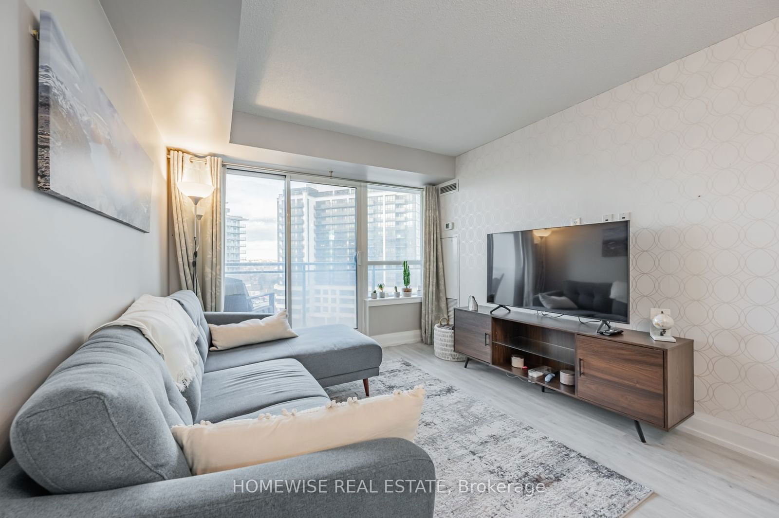 1070 Sheppard Ave W, unit 717 for sale