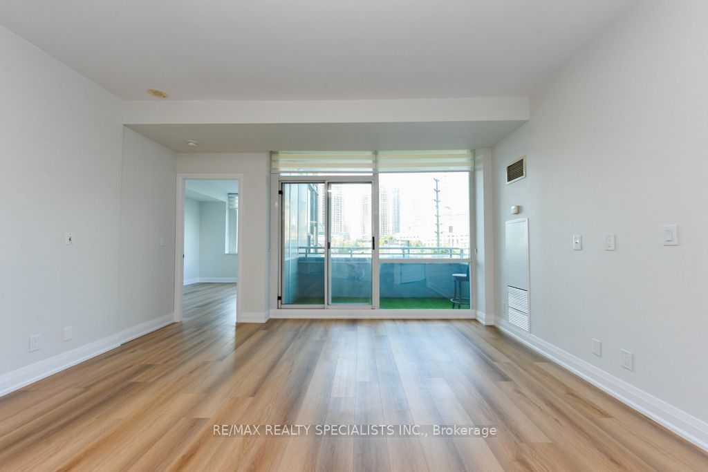 3939 Duke Of York Blvd, unit 302 for rent