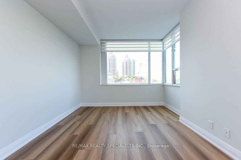 3939 Duke Of York Blvd, unit 302 for rent