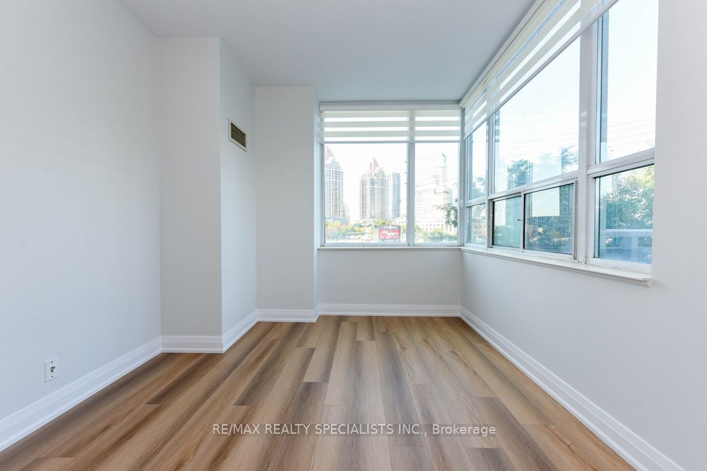 3939 Duke Of York Blvd, unit 302 for rent