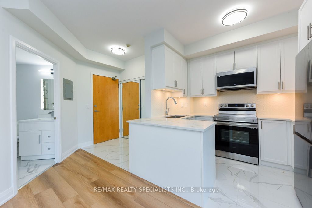 3939 Duke Of York Blvd, unit 302 for rent