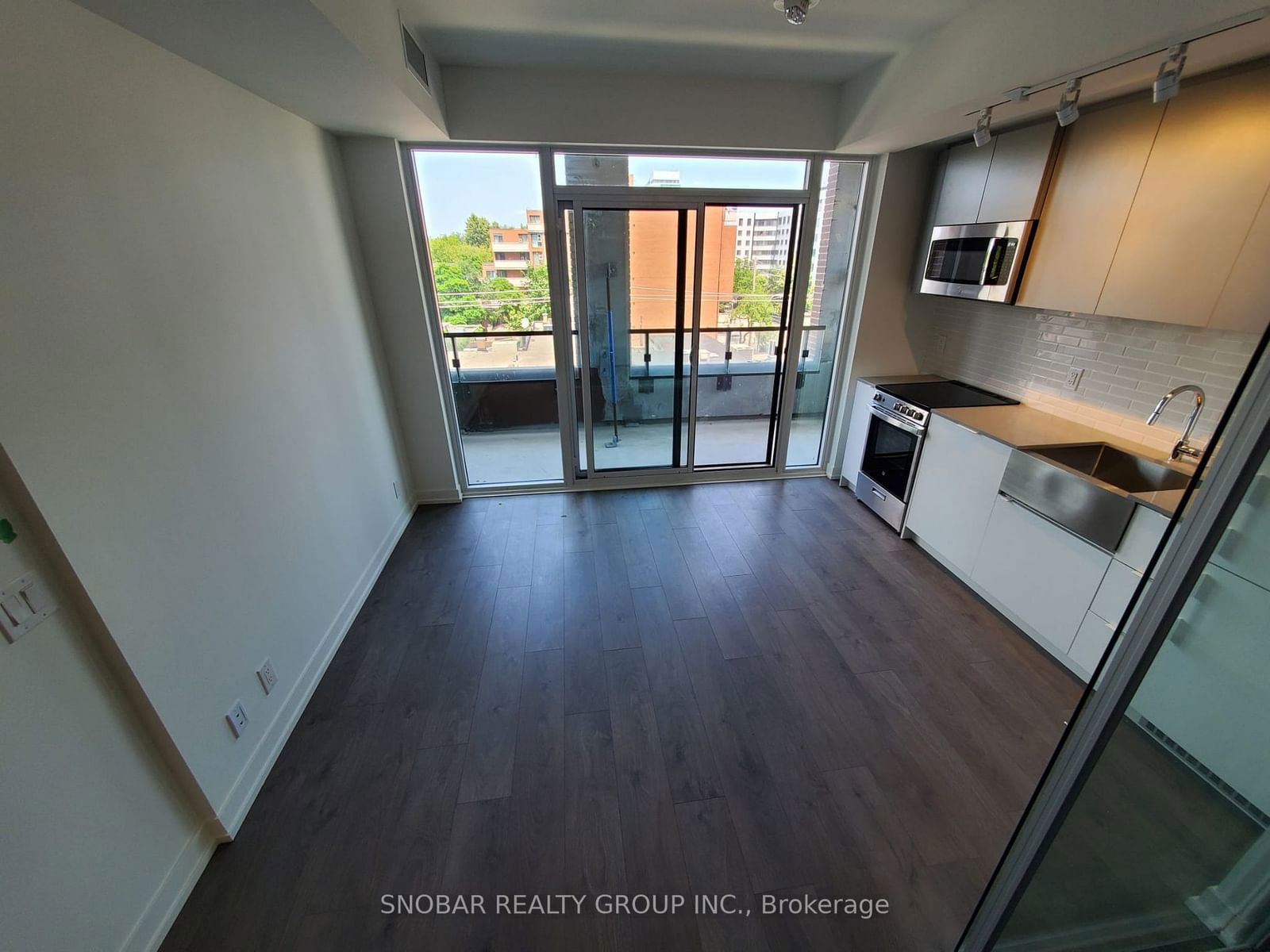 270 Dufferin St, unit 325 for rent