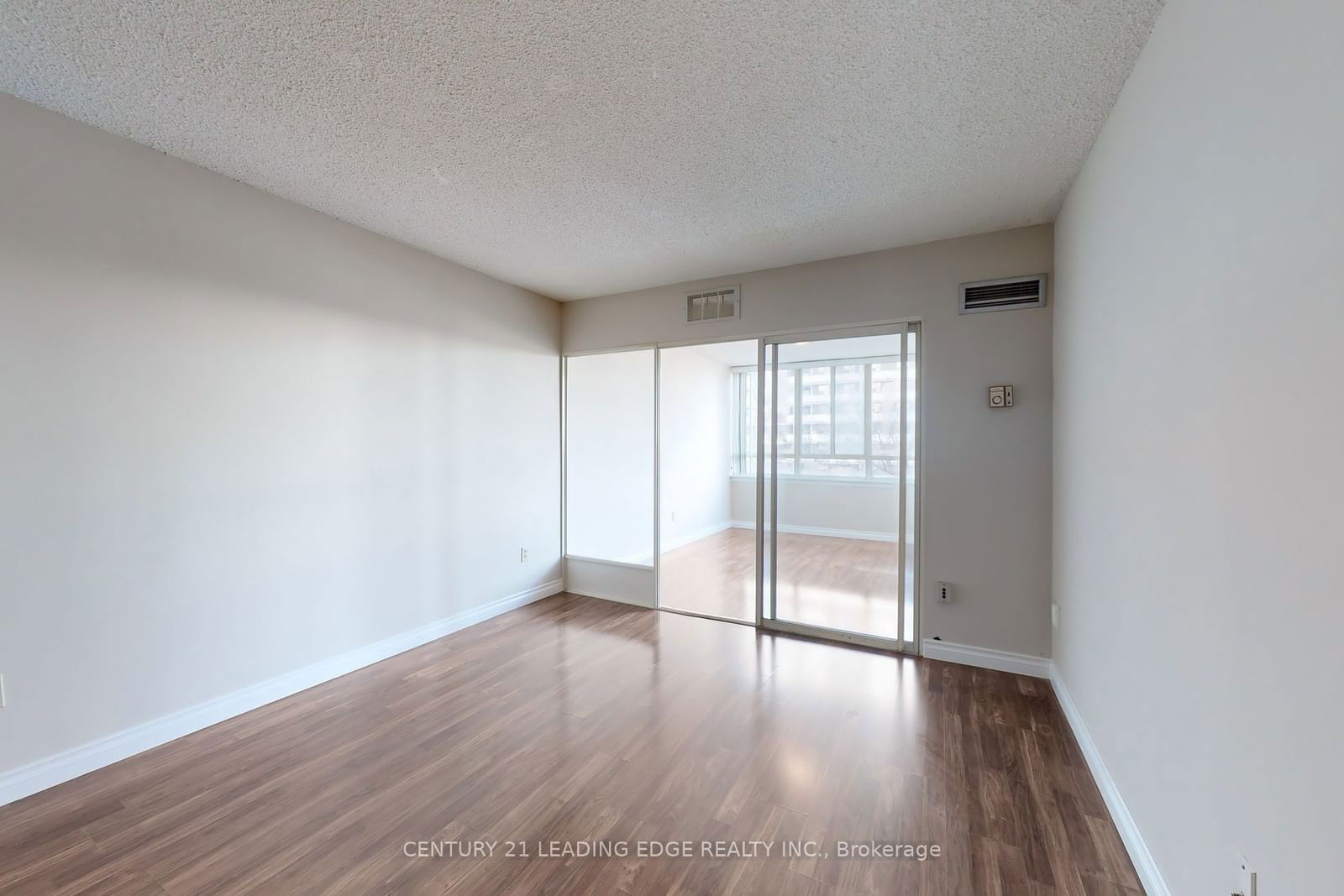 5 Lisa St, unit 401 for sale