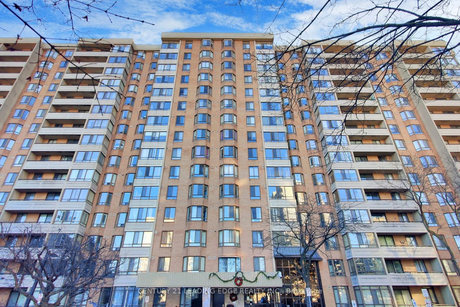 5 Lisa St, unit 401 for sale