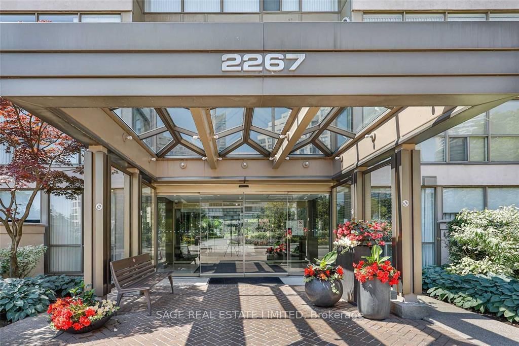 2267 Lake Shore Blvd W, unit 1116 for rent