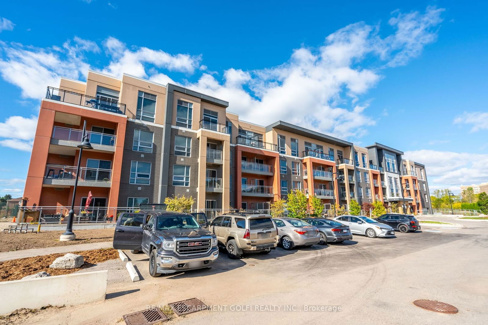 4040 UPPER MIDDLE Rd, unit 310 for sale