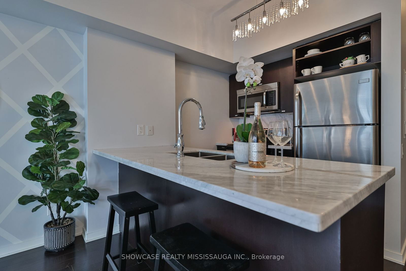 105 The Queensway Ave, unit 1401 for rent