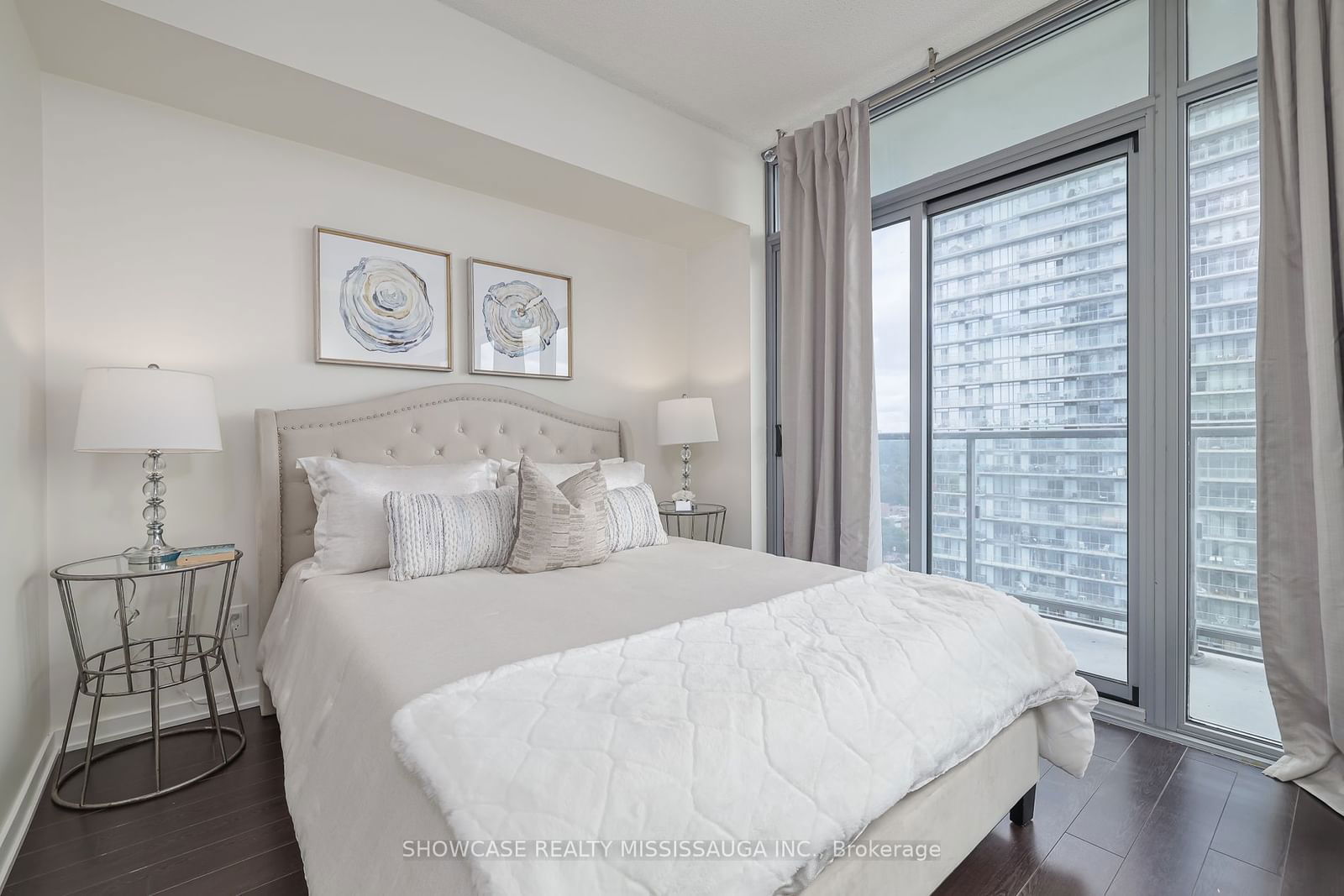 105 The Queensway Ave, unit 1401 for rent