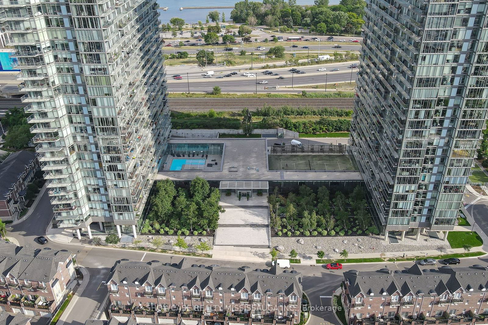 105 The Queensway Ave, unit 1401 for rent