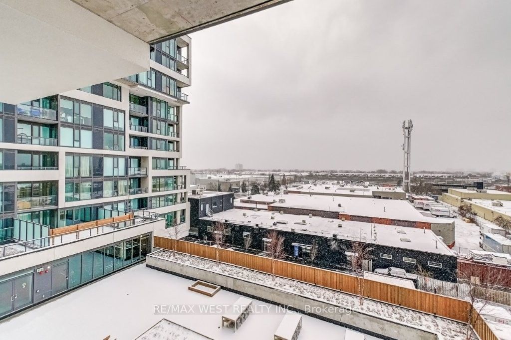 859 The Queensway, unit 513 for rent