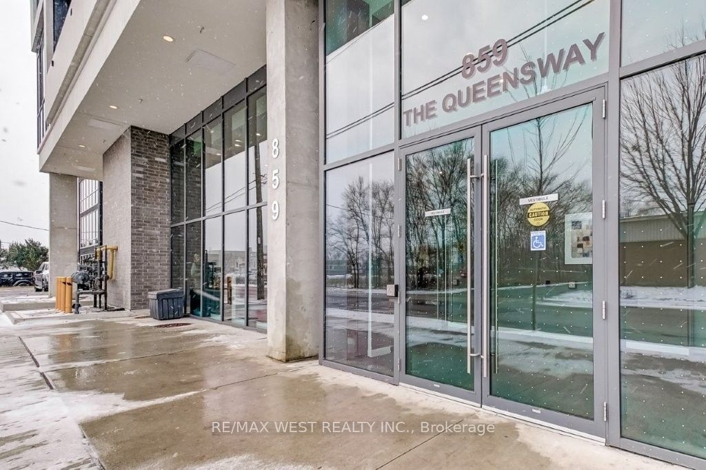 859 The Queensway, unit 513 for rent