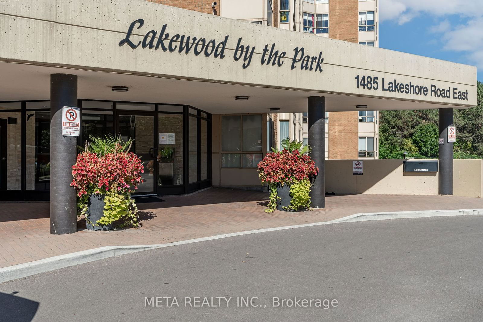 1485 Lakeshore Rd. E. Rd for rent 