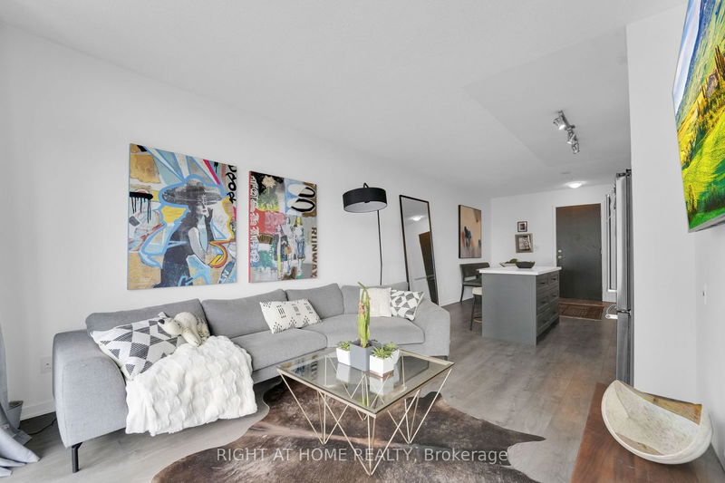 105 The Queensway St, unit 1414 for sale