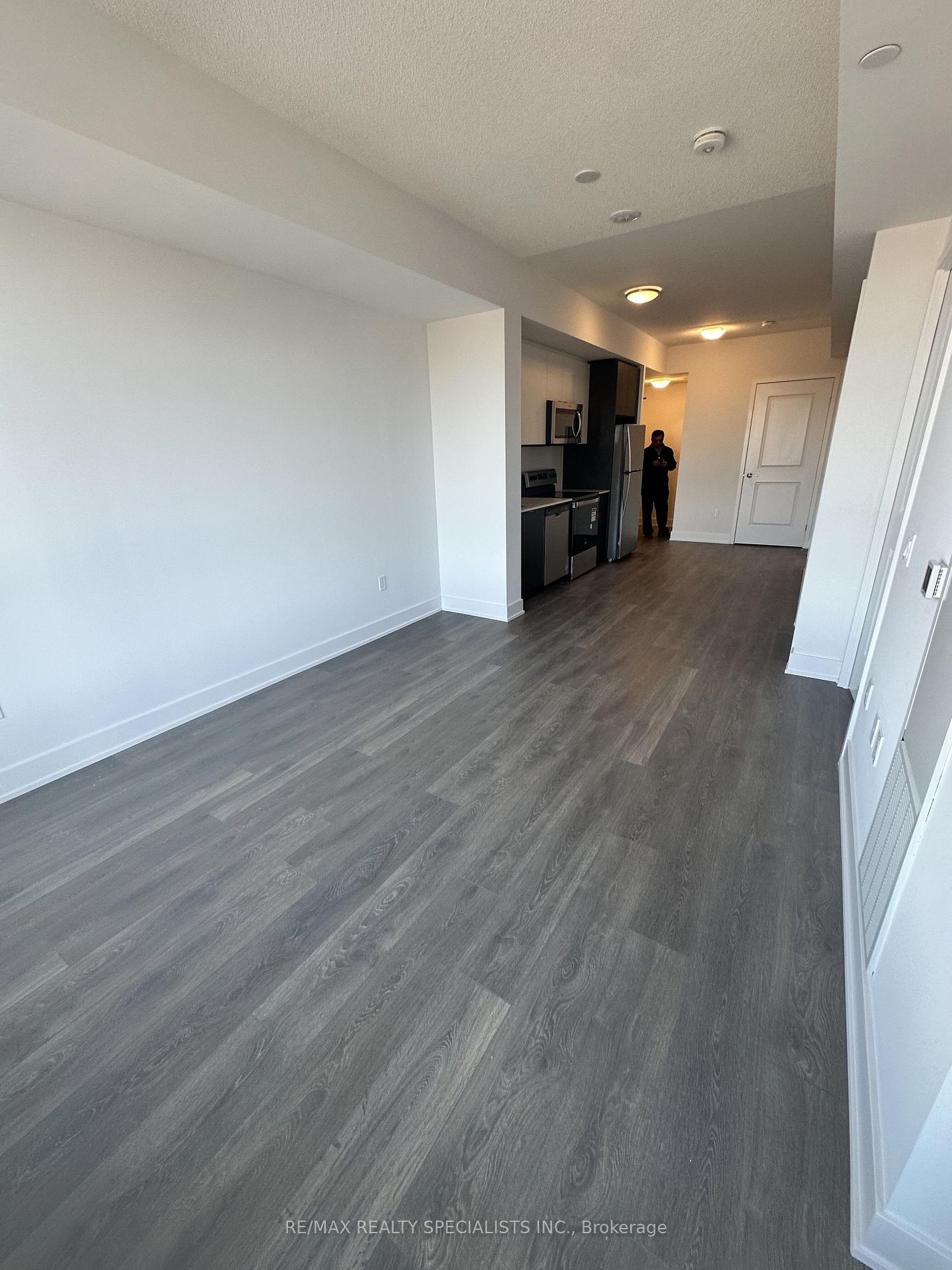 204 BURNHAMTHORPE Rd E, unit 1504 for rent