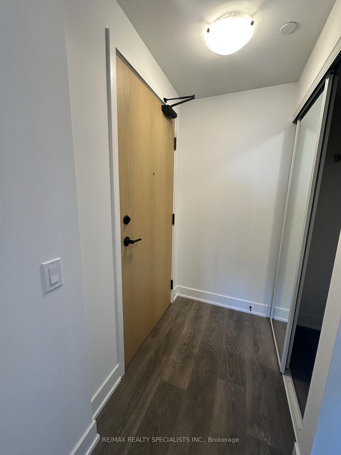 204 BURNHAMTHORPE Rd E, unit 1504 for rent