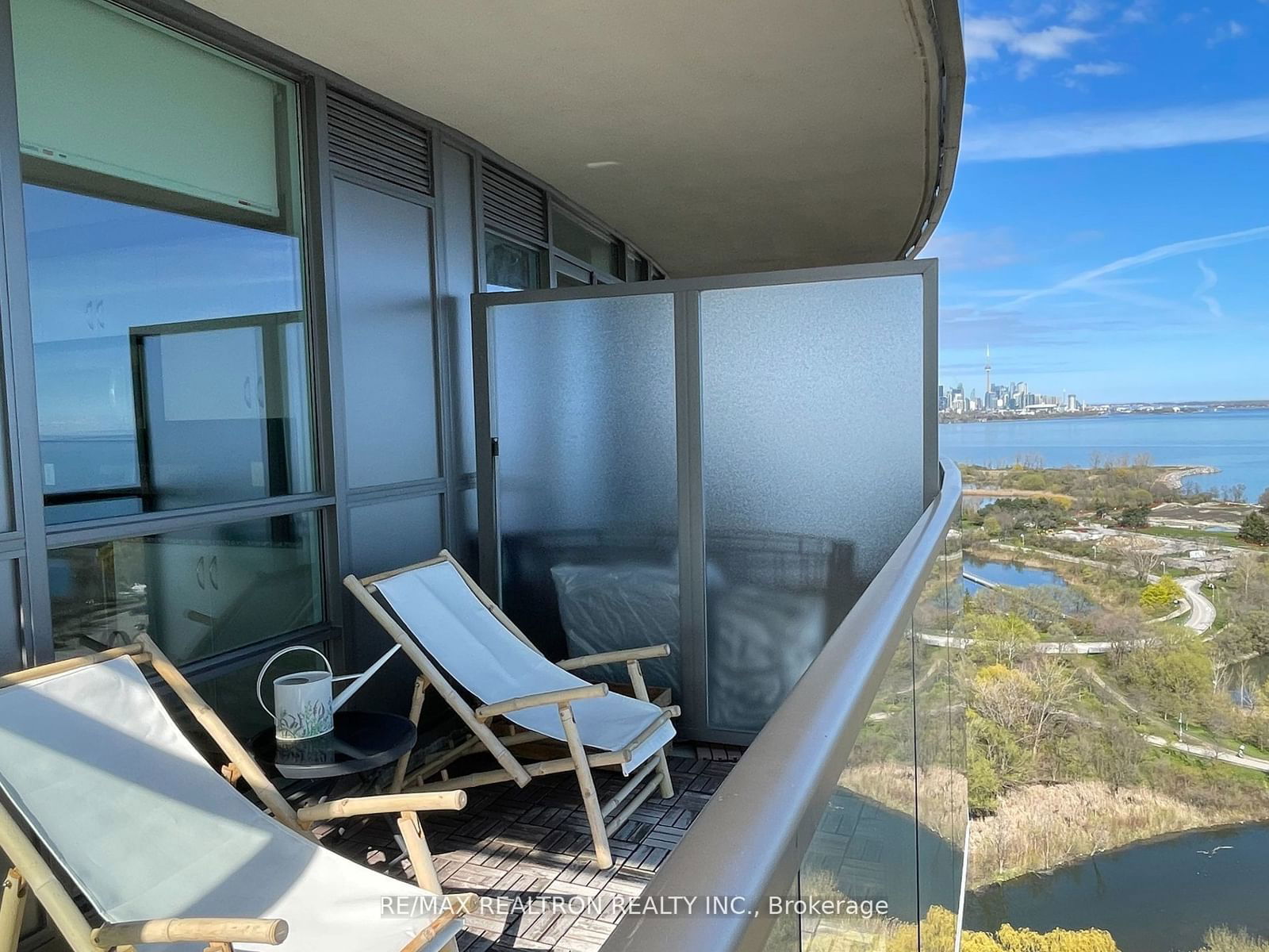 2230 Lake Shore Blvd W, unit 2402 for rent