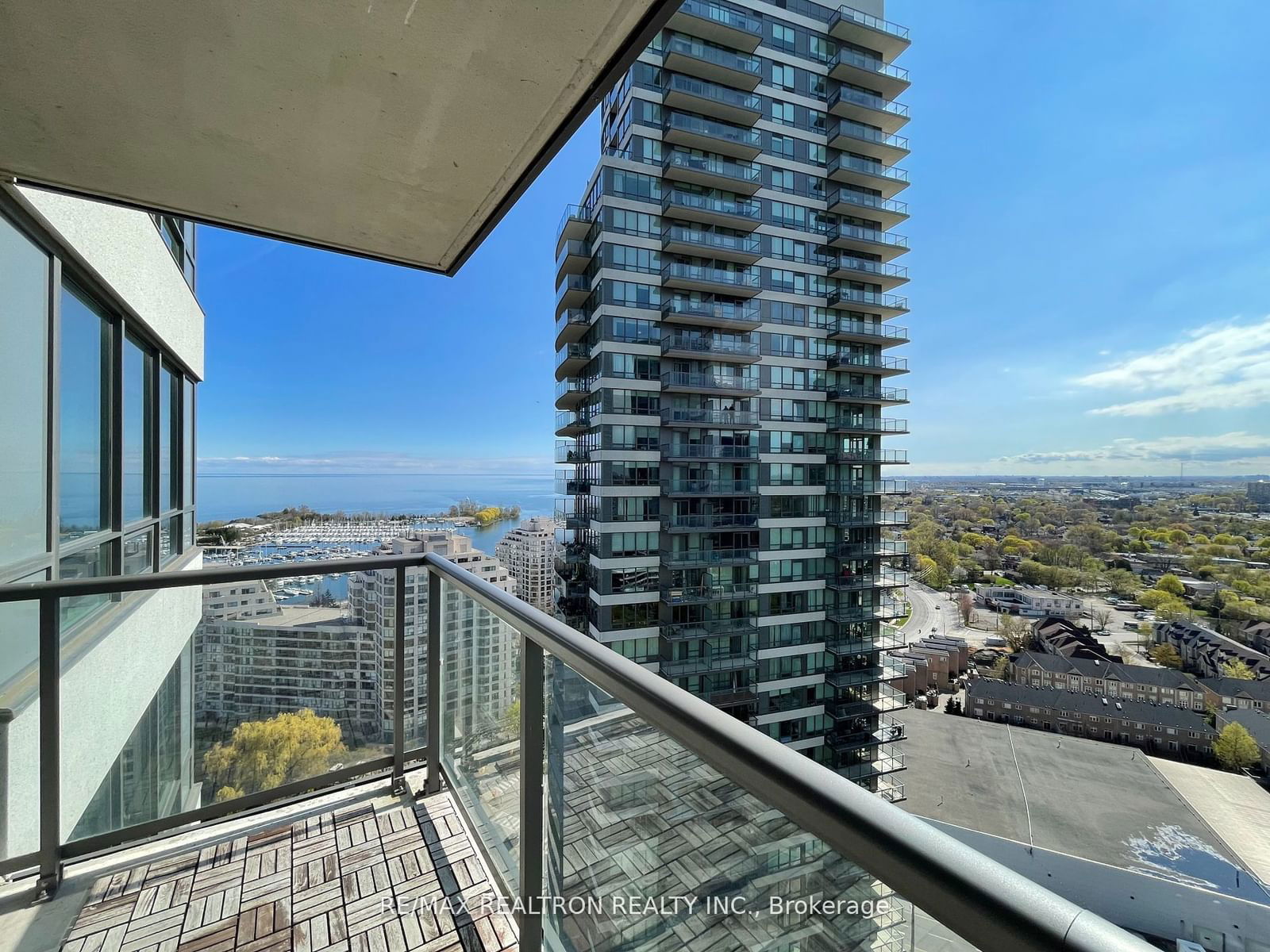 2230 Lake Shore Blvd W, unit 2402 for rent