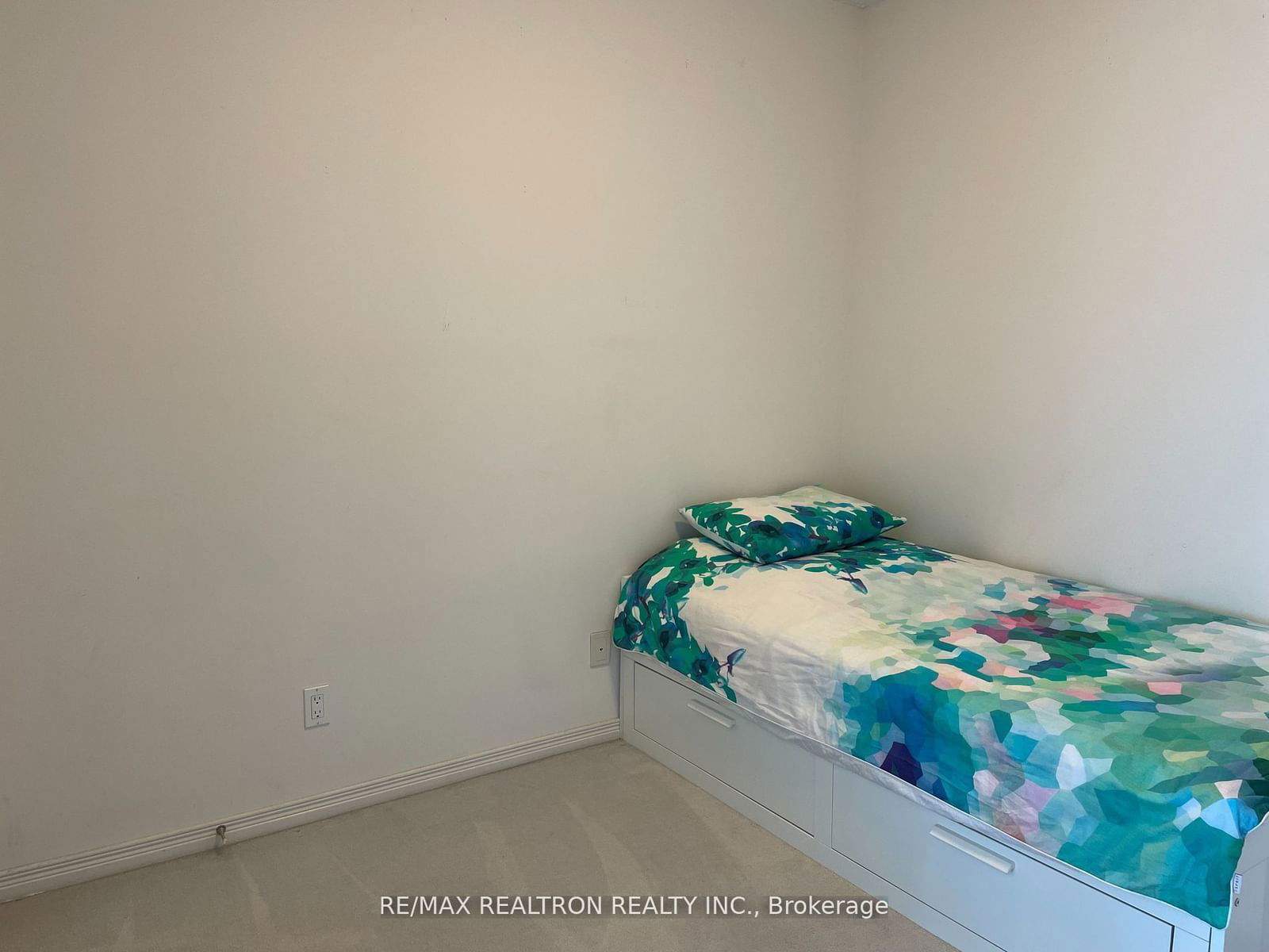 2230 Lake Shore Blvd W, unit 2402 for rent