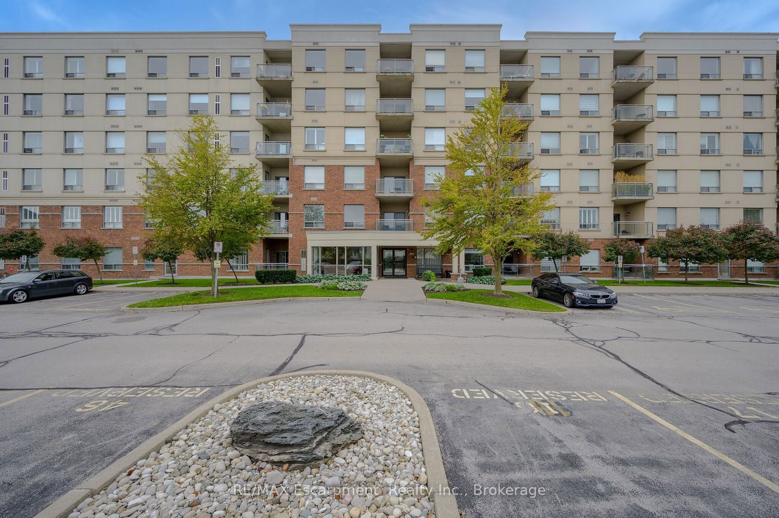 Terraces in The Village Condos, Burlington, Toronto