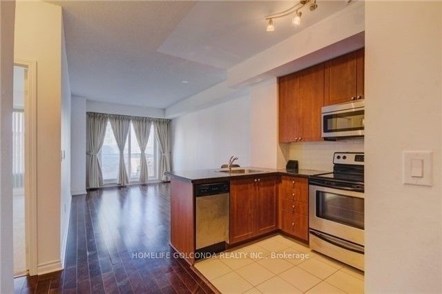 385 Prince Of Wales Dr, unit 409 for rent