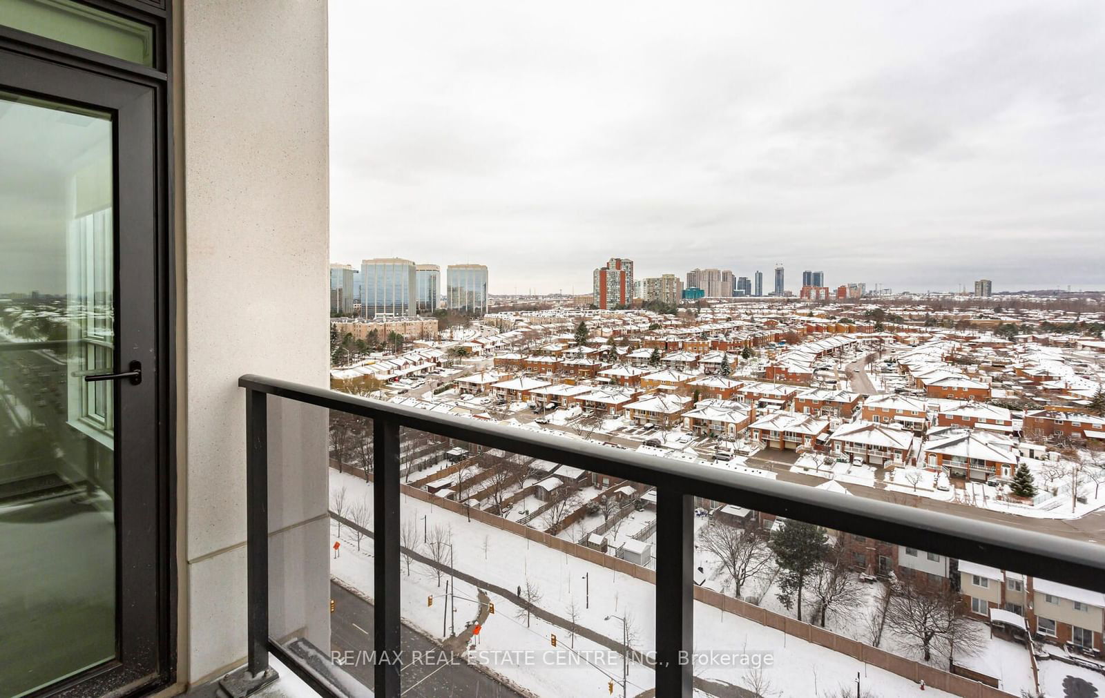 204 Burnhamthorpe Rd E, unit 1607E for rent