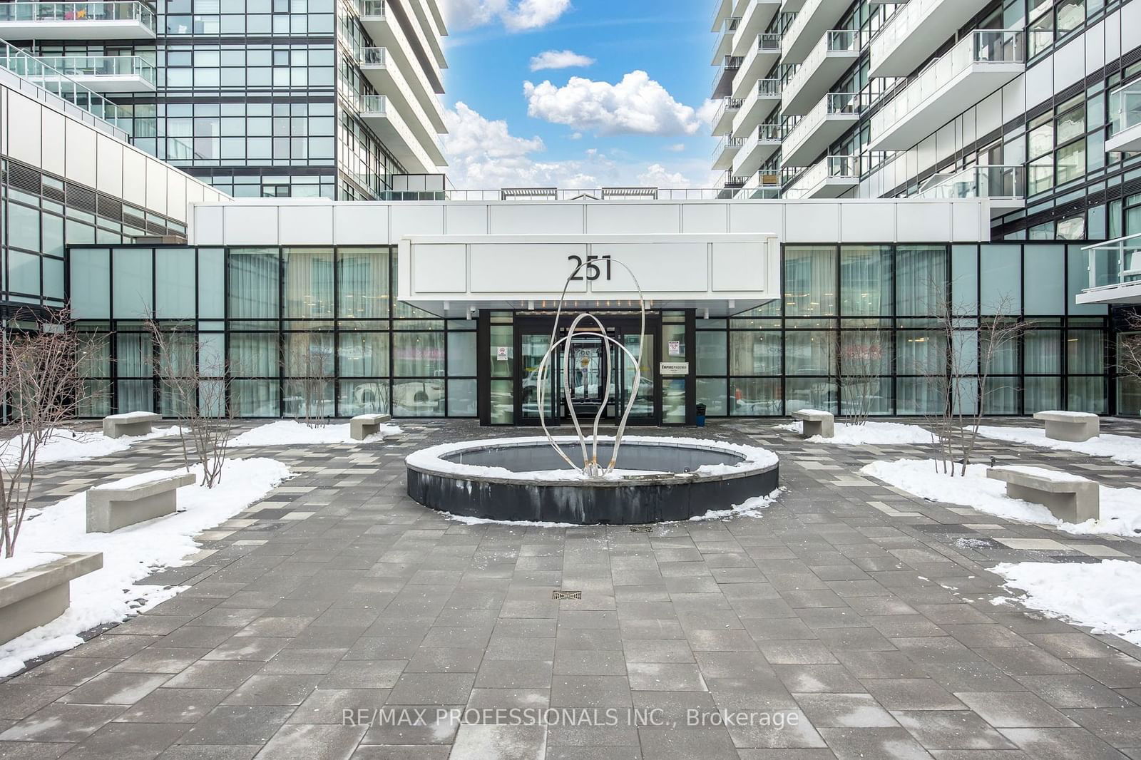 251 Manitoba St, unit 414 for sale