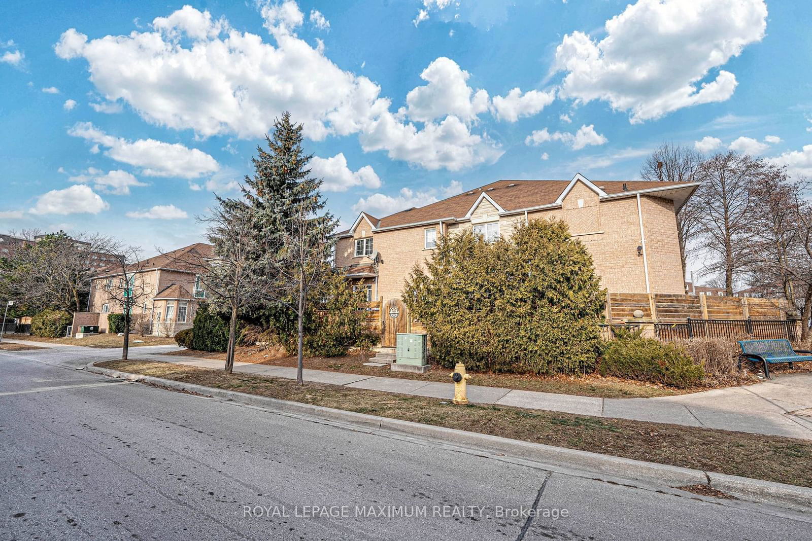 Pioneer Townhomes, York Crosstown, Toronto