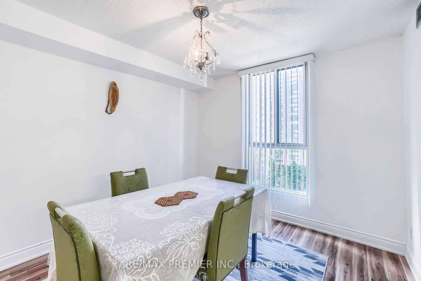 115 Hillcrest Ave, unit 811 for sale