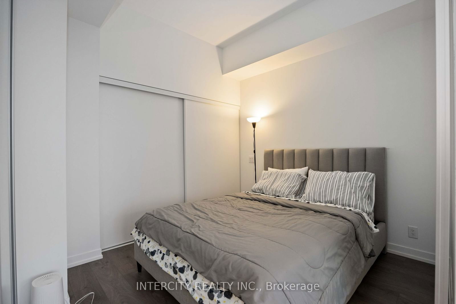 270 Dufferin St, unit 519 for rent