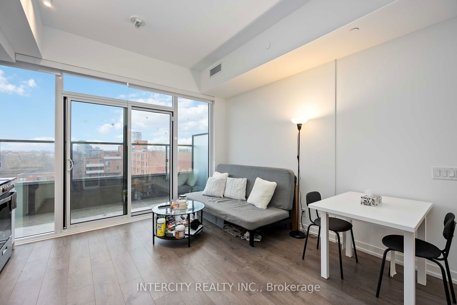 270 Dufferin St, unit 519 for rent