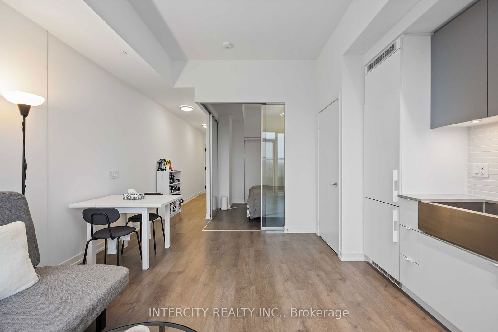 270 Dufferin St, unit 519 for rent