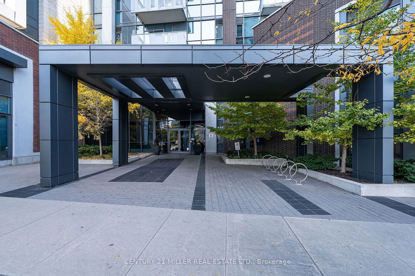 1 Hurontario St, unit 213 for rent