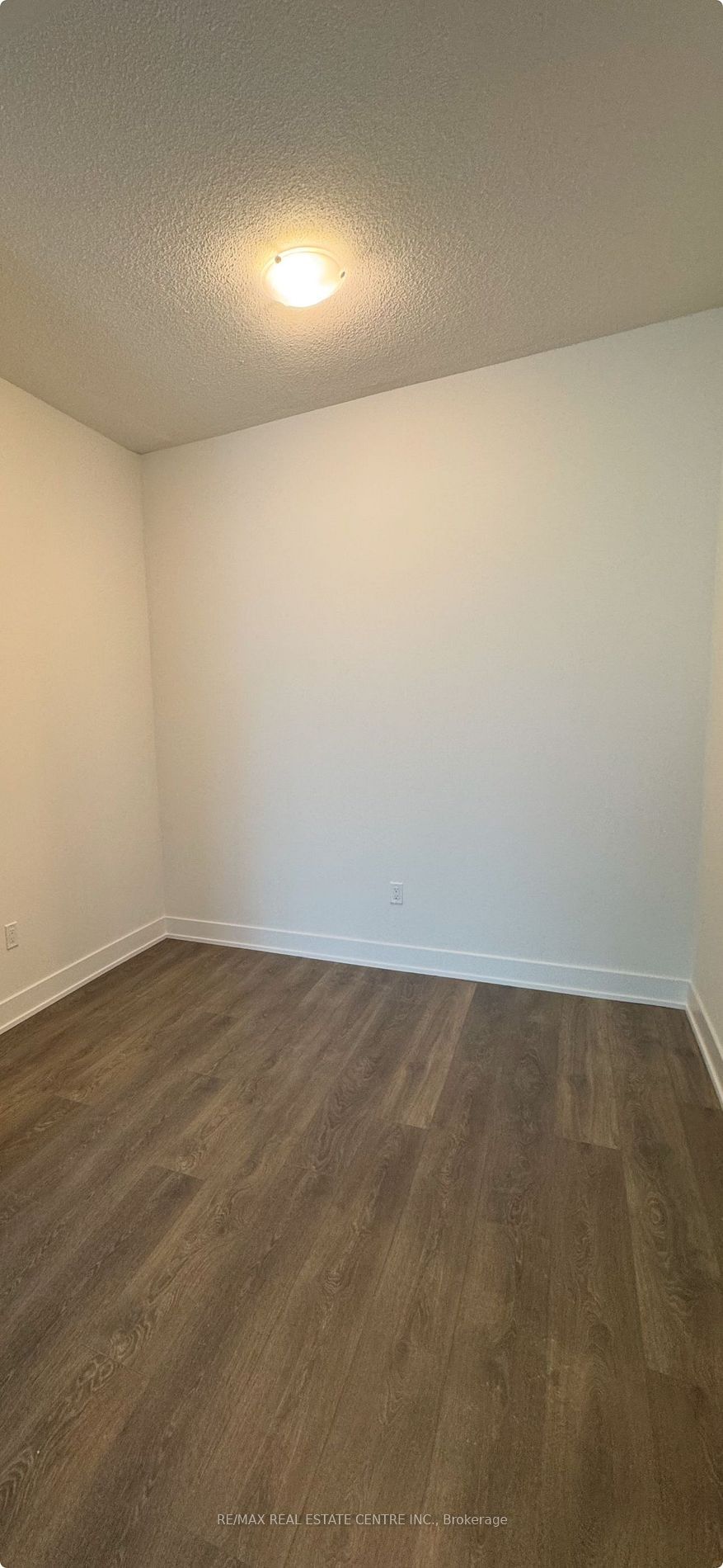 204 Burnhamthorpe Rd E, unit 1605E for rent