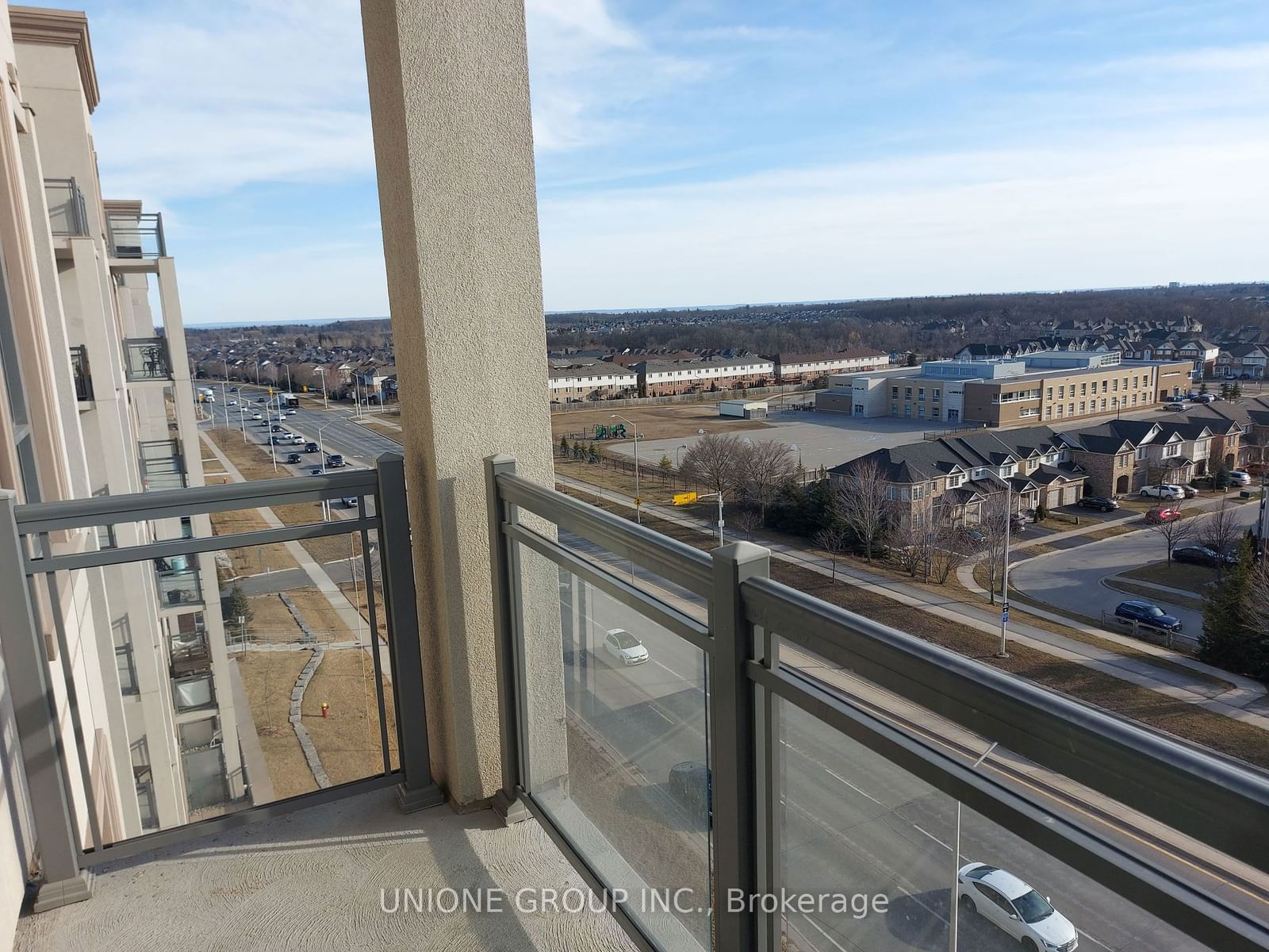 2490 Old Bronte Rd, unit 717 for rent