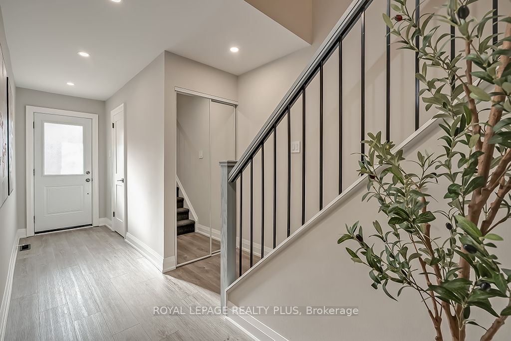 1039 Cedarglen Gate Townhomes, Mississauga, Toronto