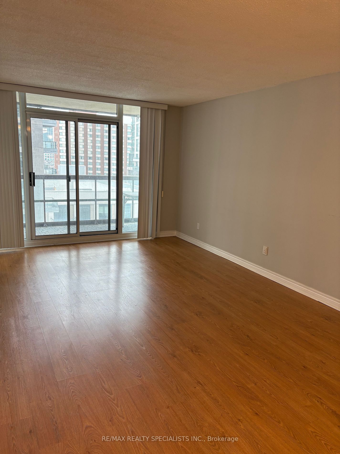 156 Enfield Pl, unit 901 for rent