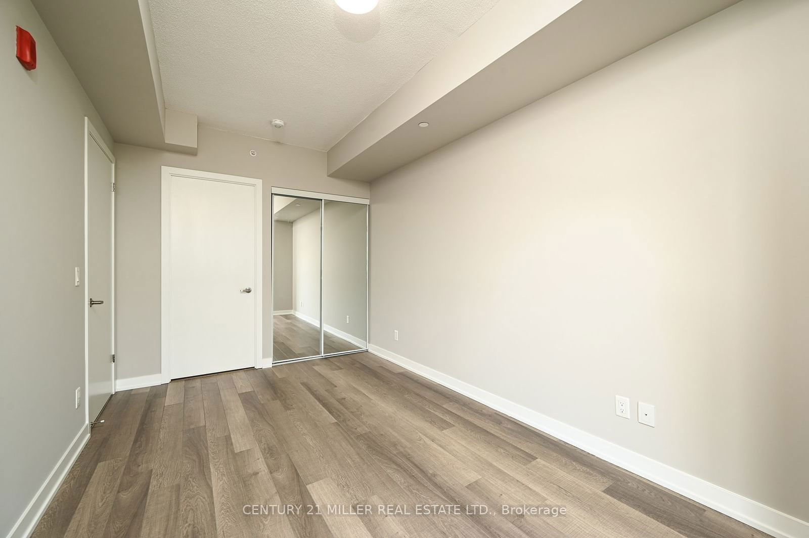 5240 Dundas St, unit B512 for rent