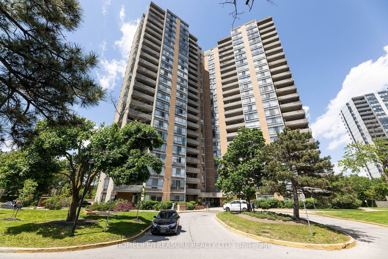 Maple Creek Condominiums, North York, Toronto