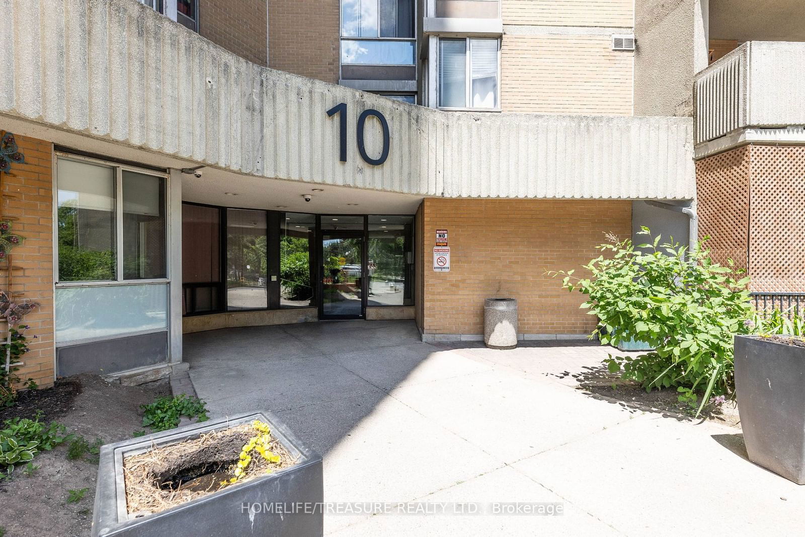 Maple Creek Condominiums, North York, Toronto