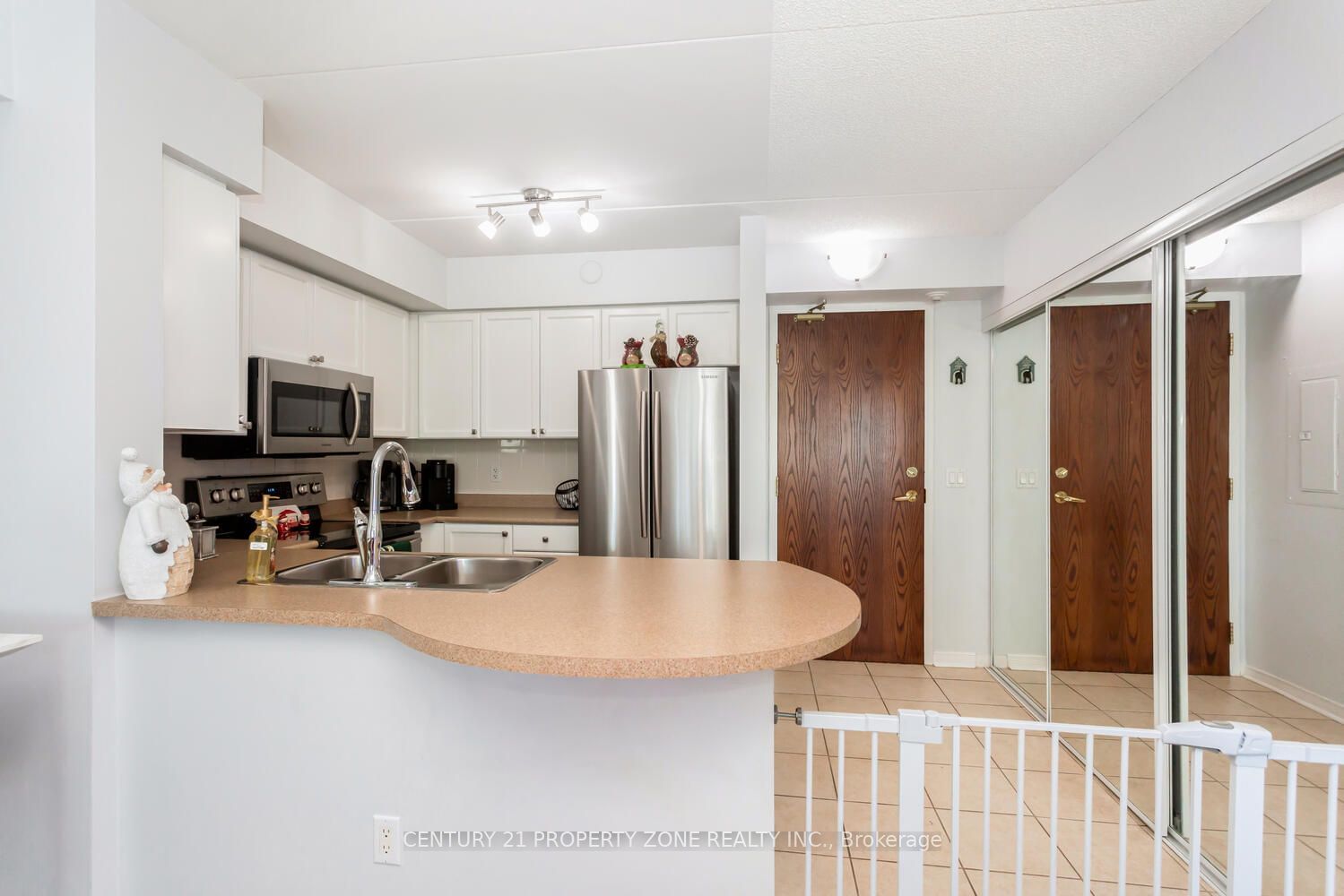 25 Via Rosedale Way, unit 204 for sale